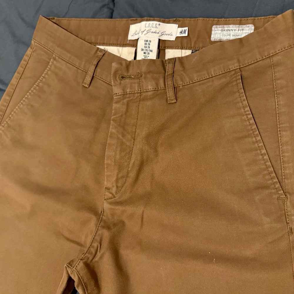 H&M Mens Slim-fit chino pants.